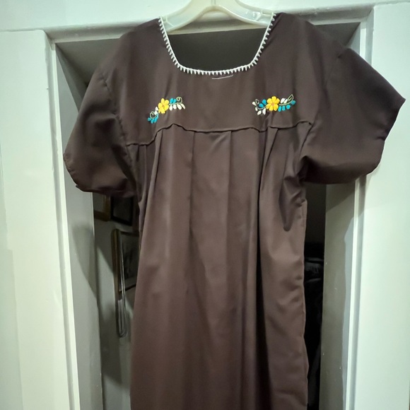 Hand Embroidered Mexican Dress - Picture 5 of 5